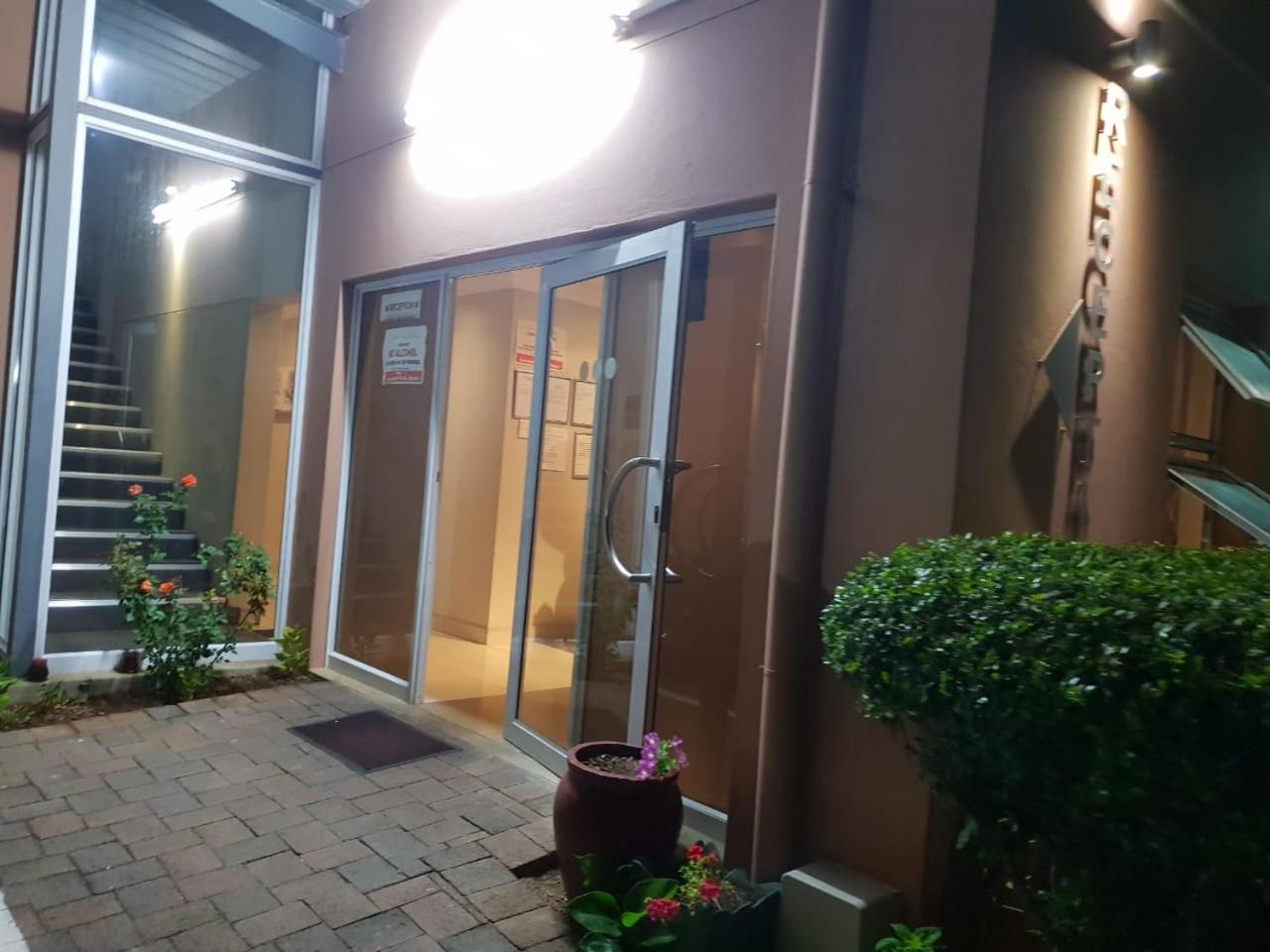 Essenwood Park Hotel ダーバン エクステリア 写真