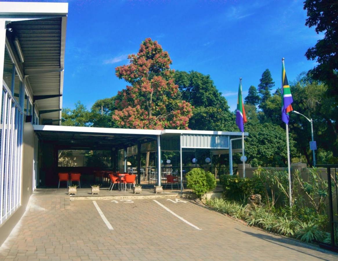 Essenwood Park Hotel ダーバン エクステリア 写真