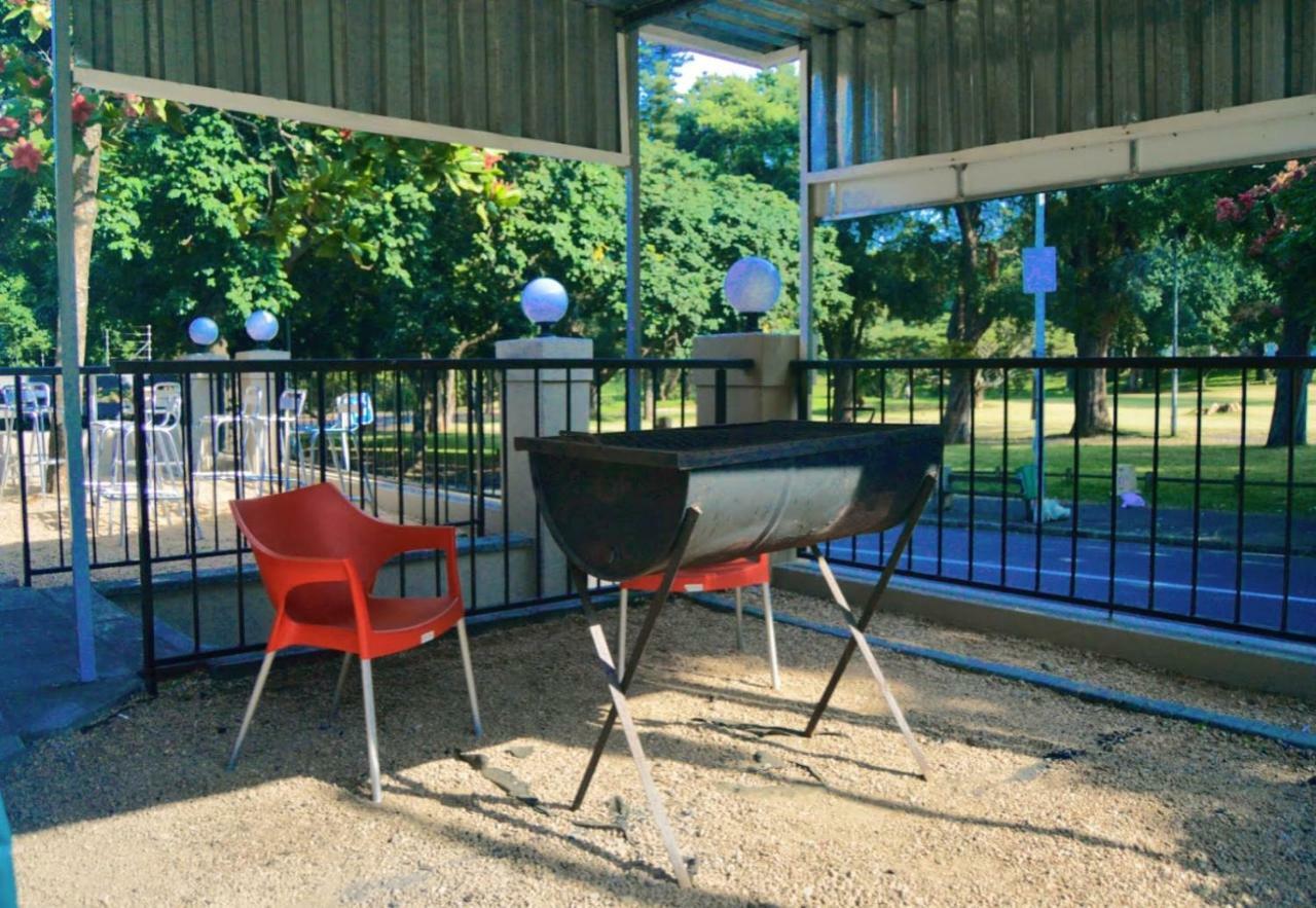 Essenwood Park Hotel ダーバン エクステリア 写真